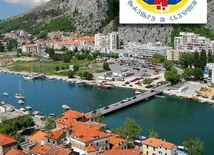 Polakom Chorwacja kojarzy się głównie z malowniczymi krajobrazami nad Adriatykiem. Na zdjęciu okolice Splitu