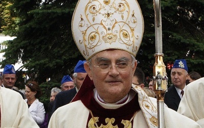 abp Henryk Hoser