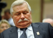 Lech Wałęsa będzie musiał poleżeć