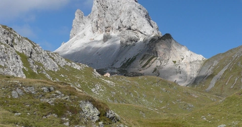 Tyrol: Górskie szczyty na sprzedaż