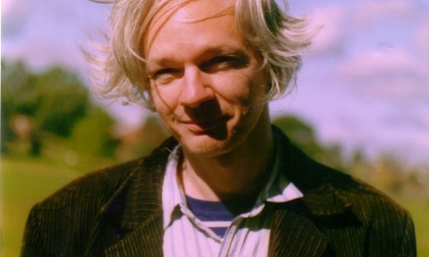 Postaw obiad Assange'owi