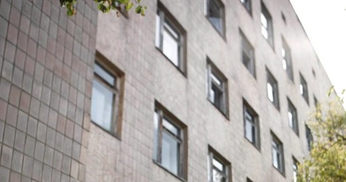 W szpitalach leczą i... głodzą