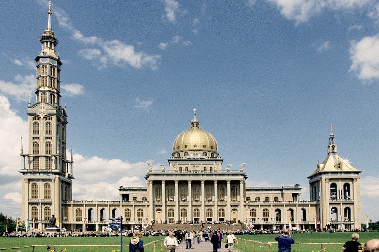 Ukraińskie dzieci w sanktuarium w Licheniu