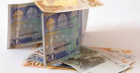 Euro woła pomocy
