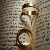 Co zawiera dokument nt. małżeństw mieszanych?