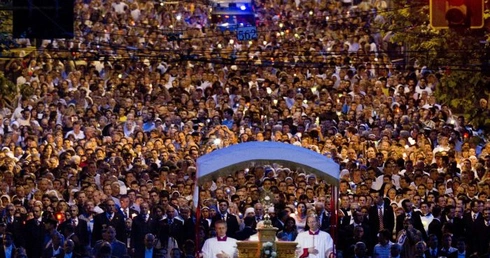 Eucharystia otwiera nas na bliźnich