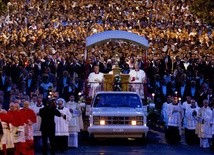 Eucharystia otwiera nas na bliźnich