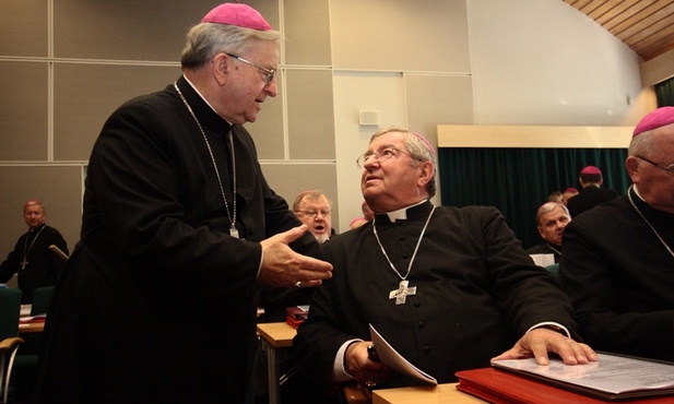 Abp Michalik: więcej Biblii w duszpasterstwie