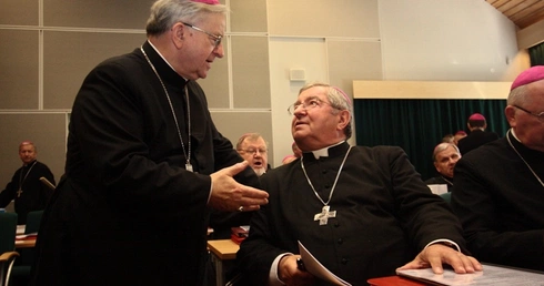 Przybliżać Biblię współczesnemu człowiekowi