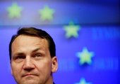 Sikorski chce przemyślanej odpowiedzi