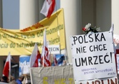 Posłowie PiS za całkowitym zakazem aborcji