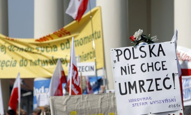 Posłowie PiS za całkowitym zakazem aborcji