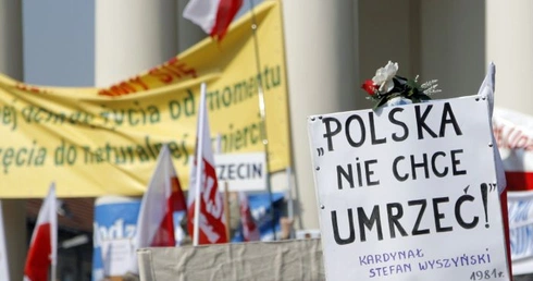Posłowie PiS za całkowitym zakazem aborcji