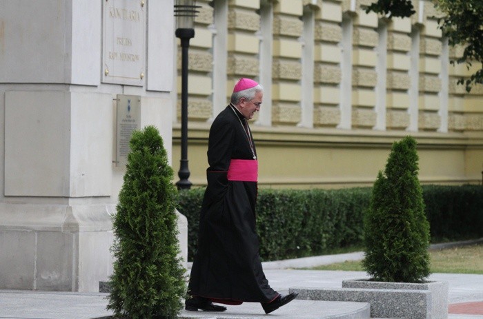 Złożyć karty w duchu odpowiedzialności