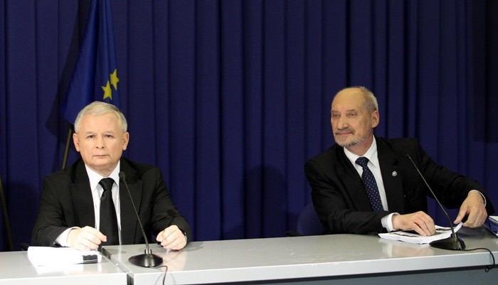 Macierewicz: karygodne zaniechania