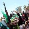 Kadafi grozi "katastrofą"