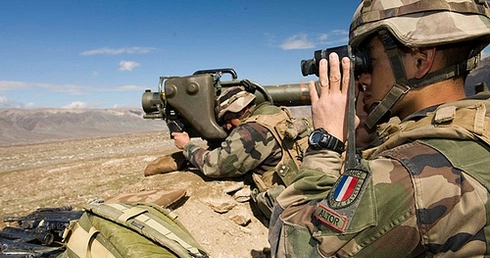 Francja wycofa część żołnierzy z Afganistanu 