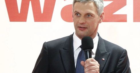 "Media publiczne będą nadal spolityzowane"