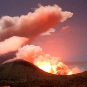 Erupcja wulkanu, tysiące ewakuowanych