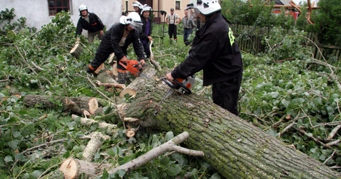 Nawałnice uszkodziły 1000 budynków