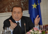 Berlusconi ma lekki uraz czaszki