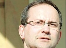  Bp Muskus skomentował deklarację apostazji Dawida Podsiadły