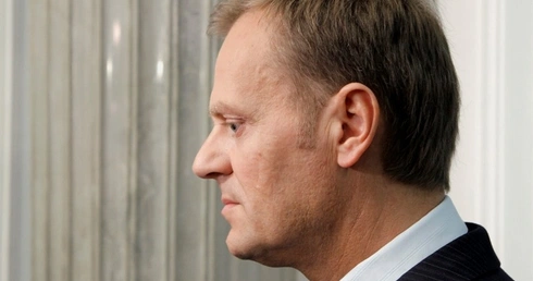 Tusk: Rodziny nie poznają wcześniej raportu Millera