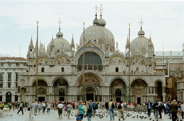 Punkt pogotowia na Piazza San Marco