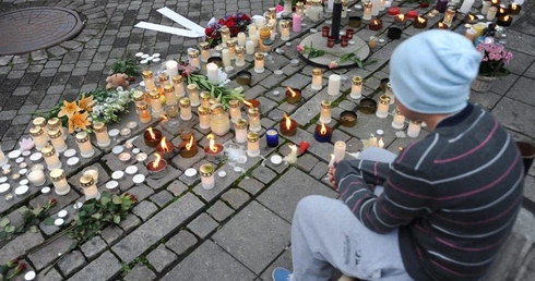 Bilans zamachów: 92 zabitych i 97 rannych