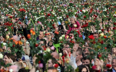 Potężny Marsz Róż w Oslo