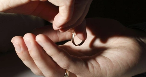 Debatują o naturze małżeństwa