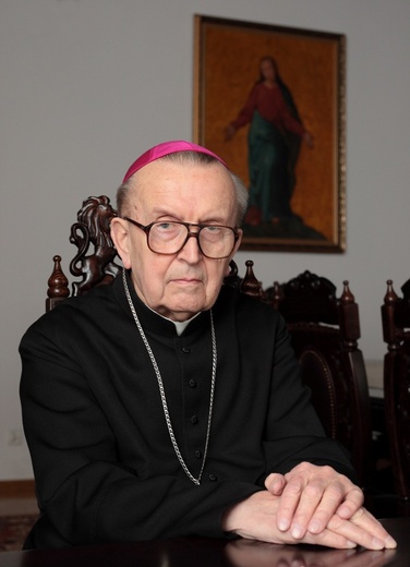Biskup Edward Materski