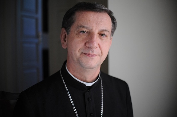 Abp Guzdek: Ksiądz ma być celebransem, nie celebrytą