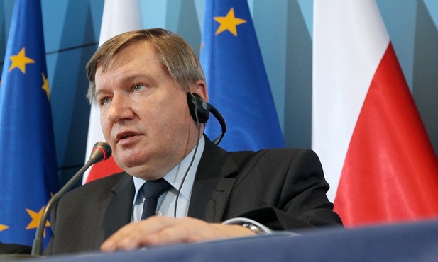 MSWiA: Nie było sporu między premierem a ministrem