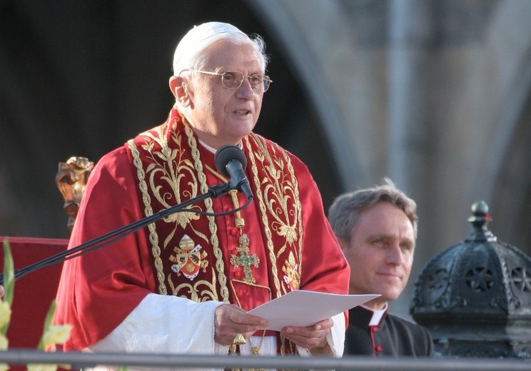 Benedykt XVI wyznaczył miejsce swego pochówku