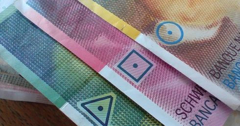 Walutowe szaleństwo i giełdowa czerwień