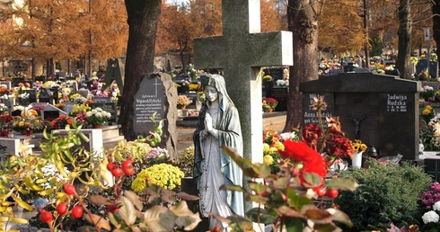 Episkopat: Najpierw obrzęd, potem kremacja