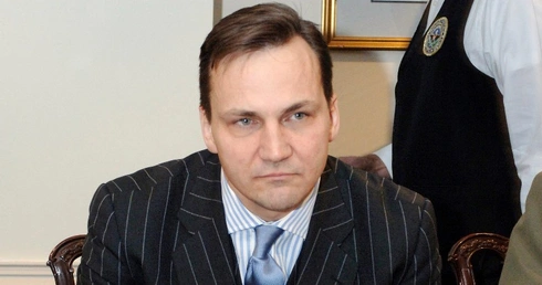 Sikorski przeprasza za kolaborację