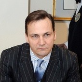 Sikorski przeprasza za kolaborację