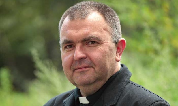 Ks. Grzegorz Polok pomaga dorosłym dzieciom alkoholików