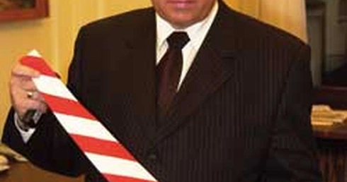 Biało-czerwone krawaty Samoobrony miały sugerować patriotyzm partii Andrzeja Leppera