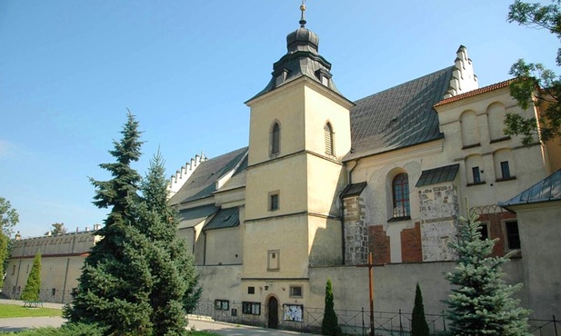 Osiem wieków z Bronisławą