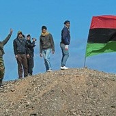 Libia: Powstańcy się wycofują