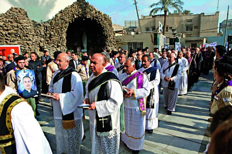 Procesja ku czci Matki Bożej w Bagdadzie 19 grudnia br. odbywała się w cieniu ataku na uczestników Mszy św. w kościele w Mosulu sprzed ponad miesiąca. Brutalnie zamordowano wówczas m.in dwóch księży.