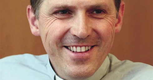 Ksiądz prof. Andrzej Muszala ur. 1963 r., doktor teologii, dyrektor Międzywydziałowego Instytutu Bioetyki Uniwersytetu Papieskiego Jana Pawła II w Krakowie, duszpasterz akademicki. Założyciel pustelni w Beskidzie Małym.