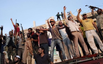 Kadafi wzywa do "oczyszczenia" Trypolisu ze "zdrajców"