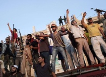 Kadafi wzywa do "oczyszczenia" Trypolisu ze "zdrajców"