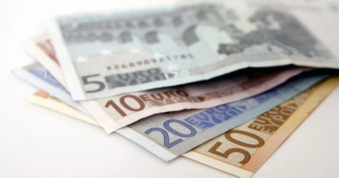 Bankier papieża o podatkach i kryzysie