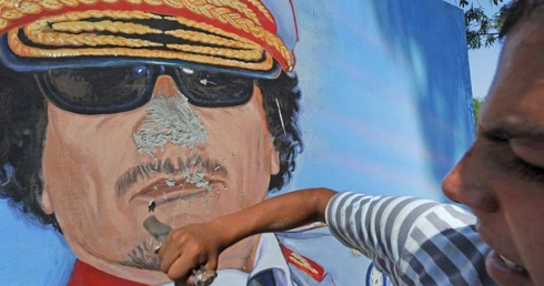 Kadafi wciąż groźny