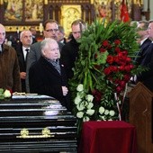 Pogrzeb Marka Rosiaka, choć uczestniczyli w nim przedstawiciele wszystkich partii, nie przyczynił się do pojednania między PiS i PO.